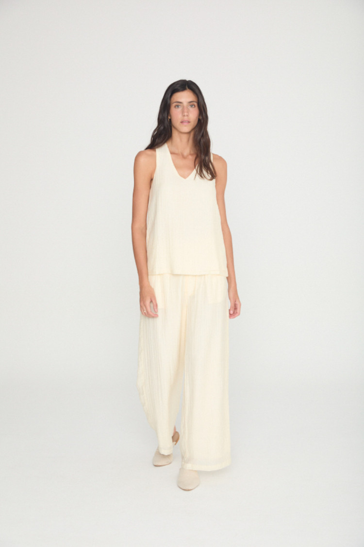 TOP SIN MAGAS CON ESCOTE PICO 2