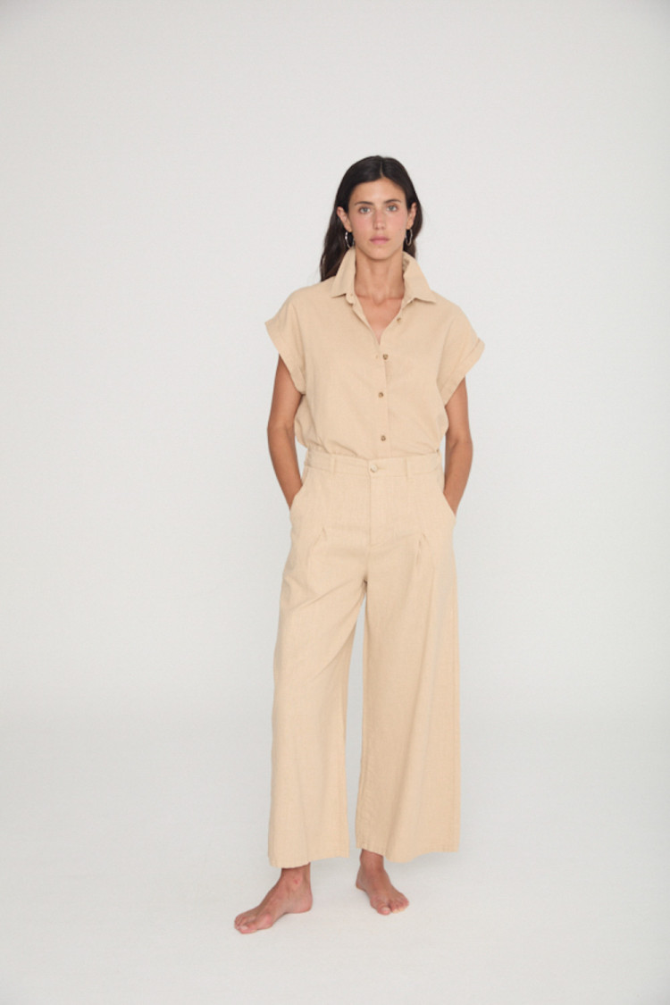 PANTALÓN FLUIDO CON PINZAS