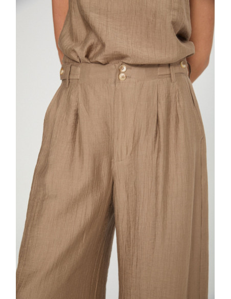 PANTALÓN CON CINTURA ALTA