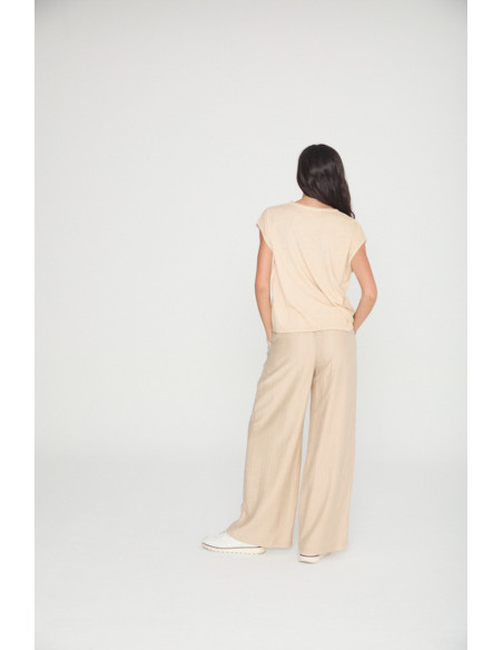 CAMISETA CON ESCOTE REDONDO