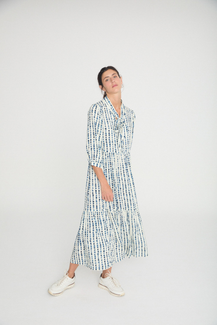 VESTIDO CON CUELLO MAO