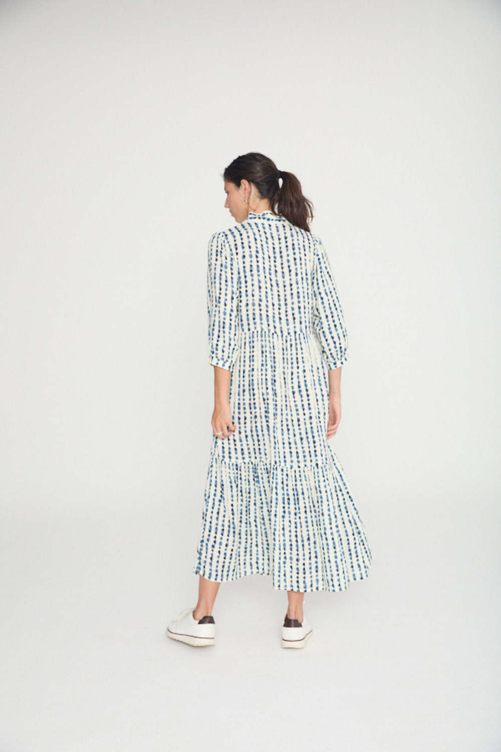 VESTIDO CON CUELLO MAO