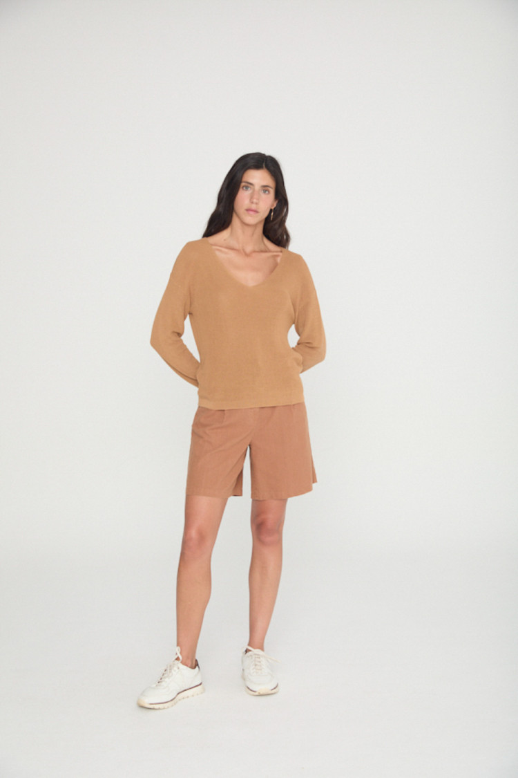 JERSEY CON ESCOTE  PICO