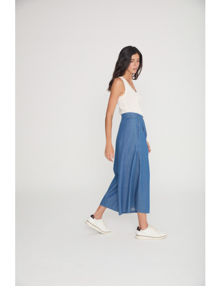 PANTALÓN  CON PINZAS